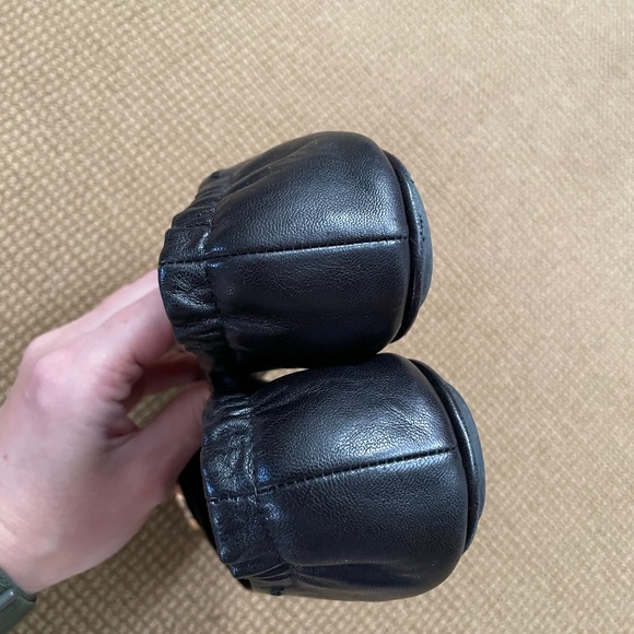Tory Burch Minnie black leather logo flats - Picture 4 of 4